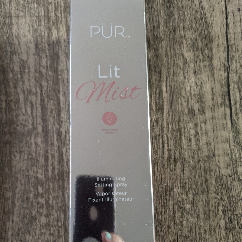 New illuminating setting spray